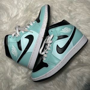 NIKE Air Jordan 1 Mint Green/Teal Black White Mids 8W/6.5M